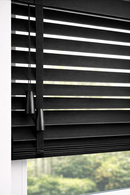 Houten Jaloezie 50mm - Softline - Zwart 001 - Maatwerkgordijnen.nl